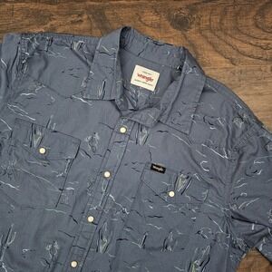 Wrangler Mens Large Blue Cactus Pear Snap Shirt Pockets